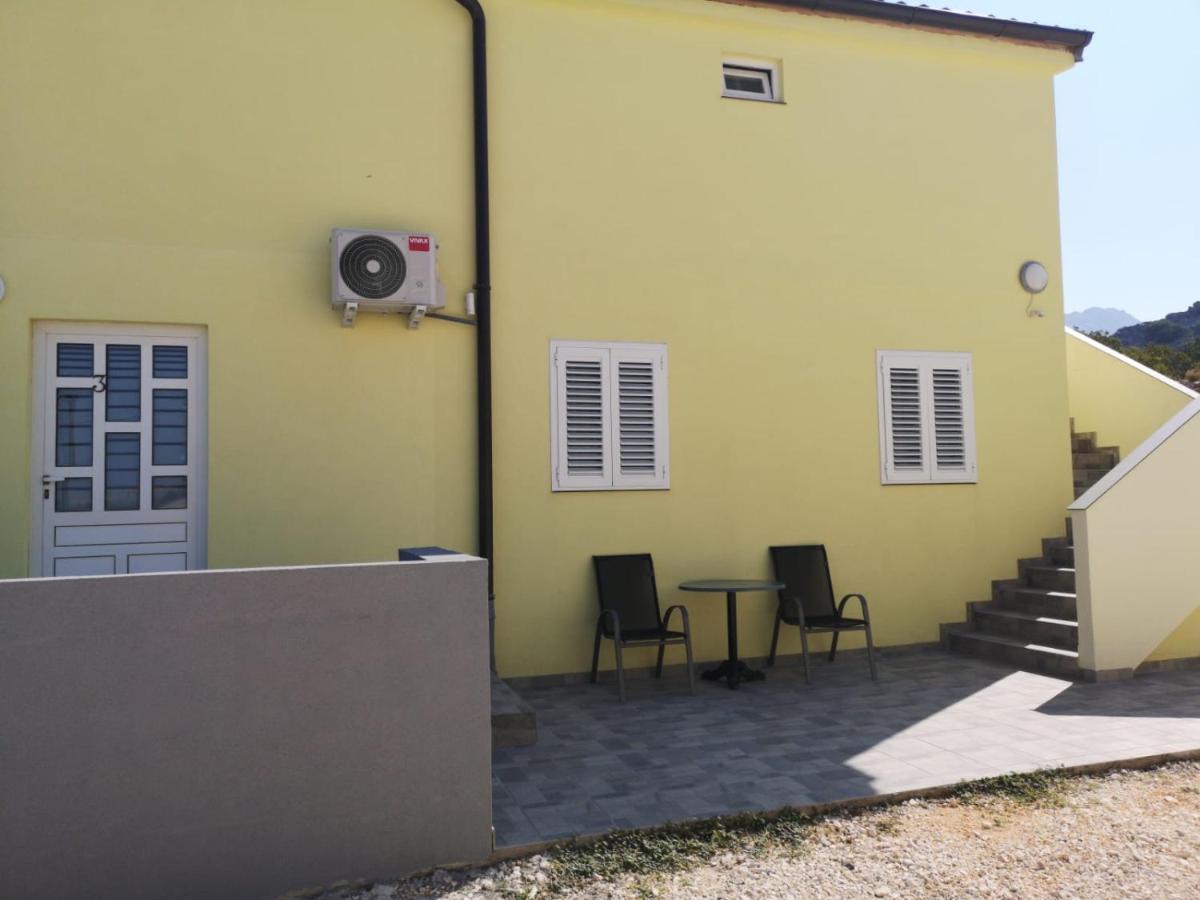 Apartmani Verica Karlobag Exterior photo
