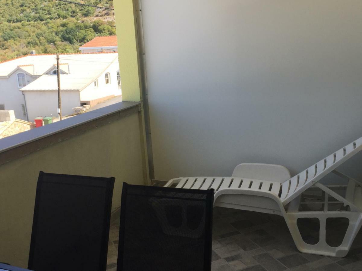 Apartmani Verica Karlobag Exterior photo